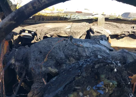 2018 Ram 2500 Lone Star 4X4 6'4 Box from USA, damaged, VIN 3C6UR5DL1JG351240